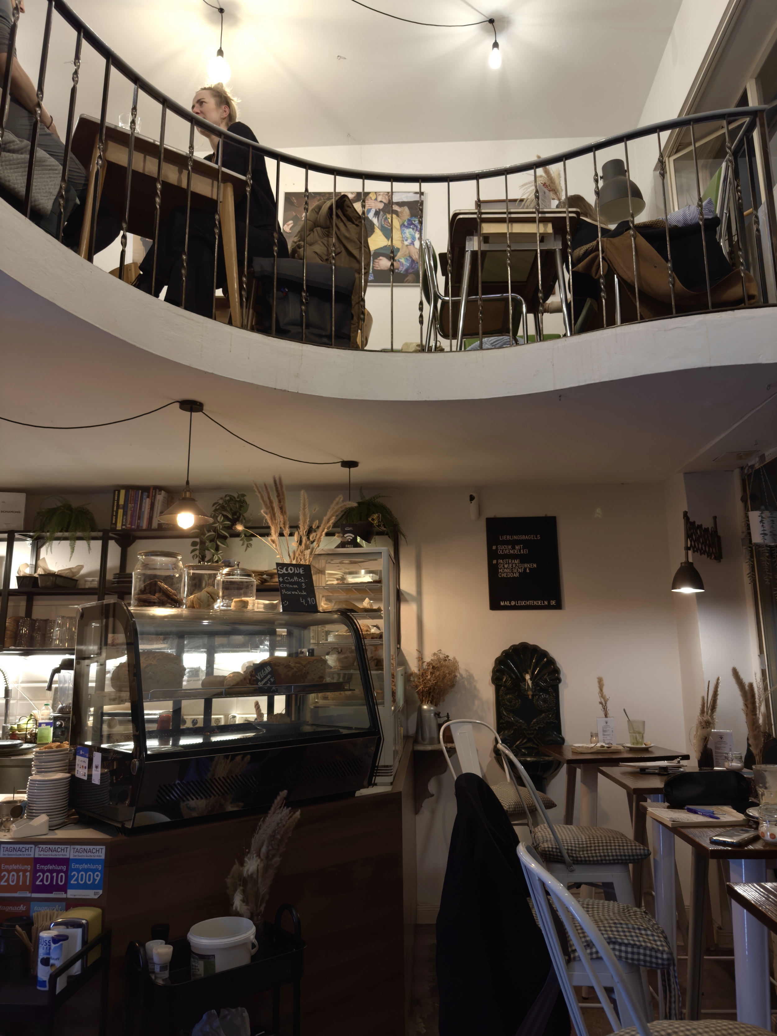 Top cozy Spots in Köln | Leuchte Kaffeebar | Mr. Köln | Foto: Leuchte Kaffeebar Top cozy Spots in Köln | Leuchte Kaffeebar | Mr. Köln | Foto: Leuchte Kaffeebar